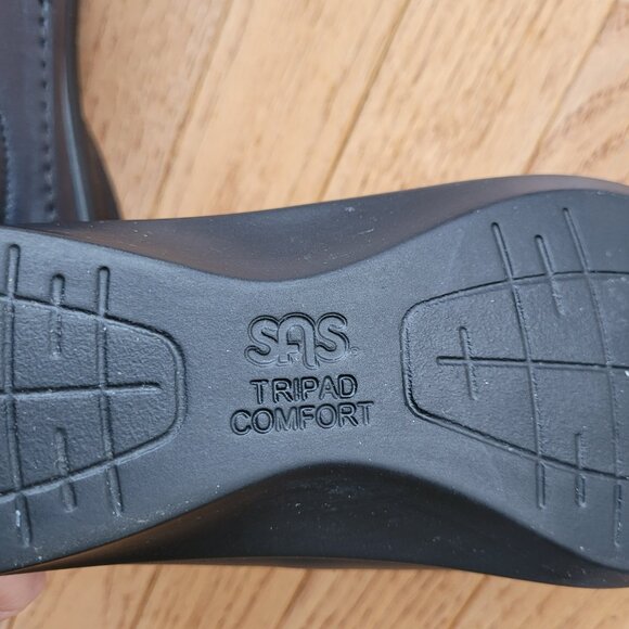 SAS Navy Blue Leather Flats - Picture 11 of 14